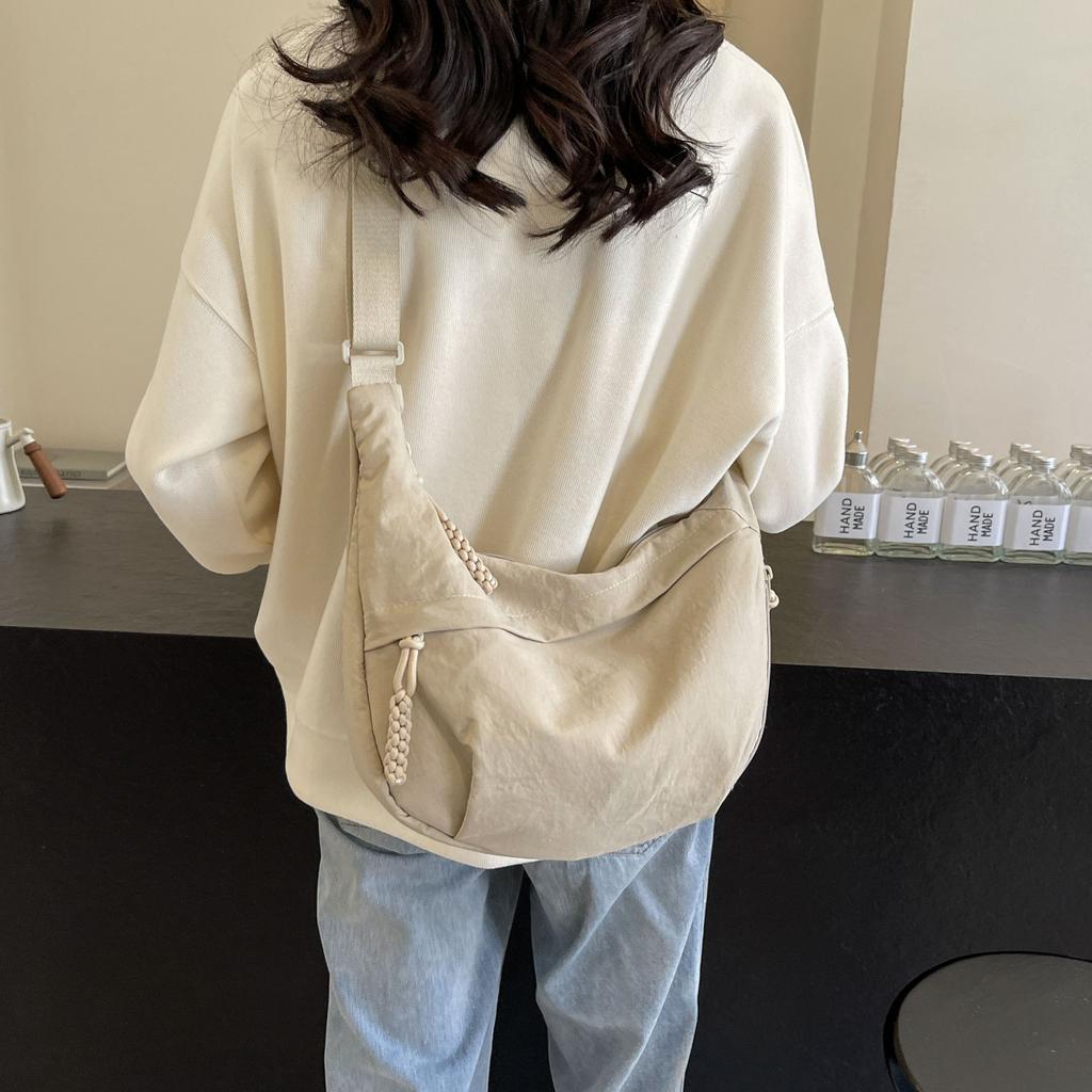 Nylon dumpling bag women's new high-end large-capacity messenger bag fashion leisure commuting simple trend shoulder bag