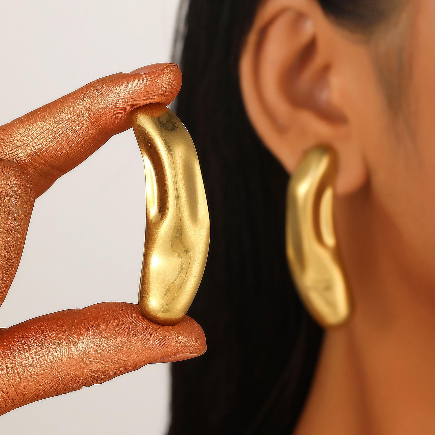 Top Selling Stainless Steel Vintage Metal Stud Earrings for Women Spiral Sun Love Geometry Charm Earrings Stylish Trendy Jewelry