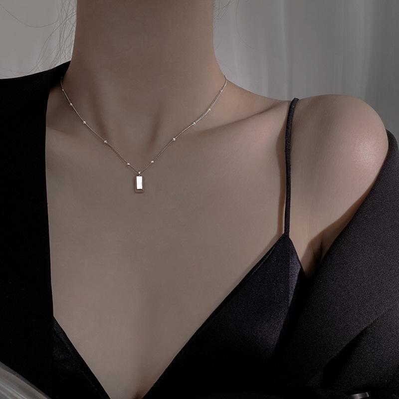 Necklace Female High-end Niche Design Feeling Light Luxury Gold Brick Temperament Collarbone Chain Neck Chain with A Variety of Personality