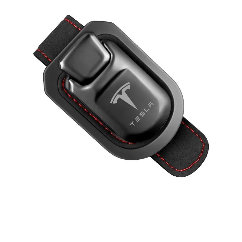 

Автомобильная наклейка 2025 Новый Tesla Металлическая на солнцезащитный козырек автомобиля Кожаный держатель для солнцезащитных очков Зажим для очков в машине Автоаксессуары для Tesla model Y mod чёрный