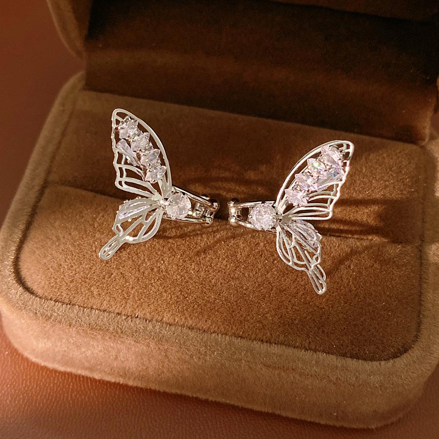 Zirconia Butterfly Tassel Pearl Ear Clip: Elegant, High-End Cartilage Accessory