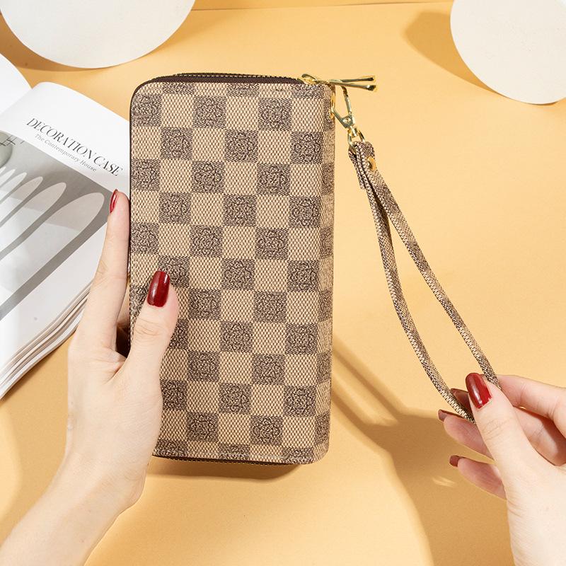 2022 Women's Checkerboard Print Clutch: Retro Large Capacity Wallet with Double Zipper for Phones