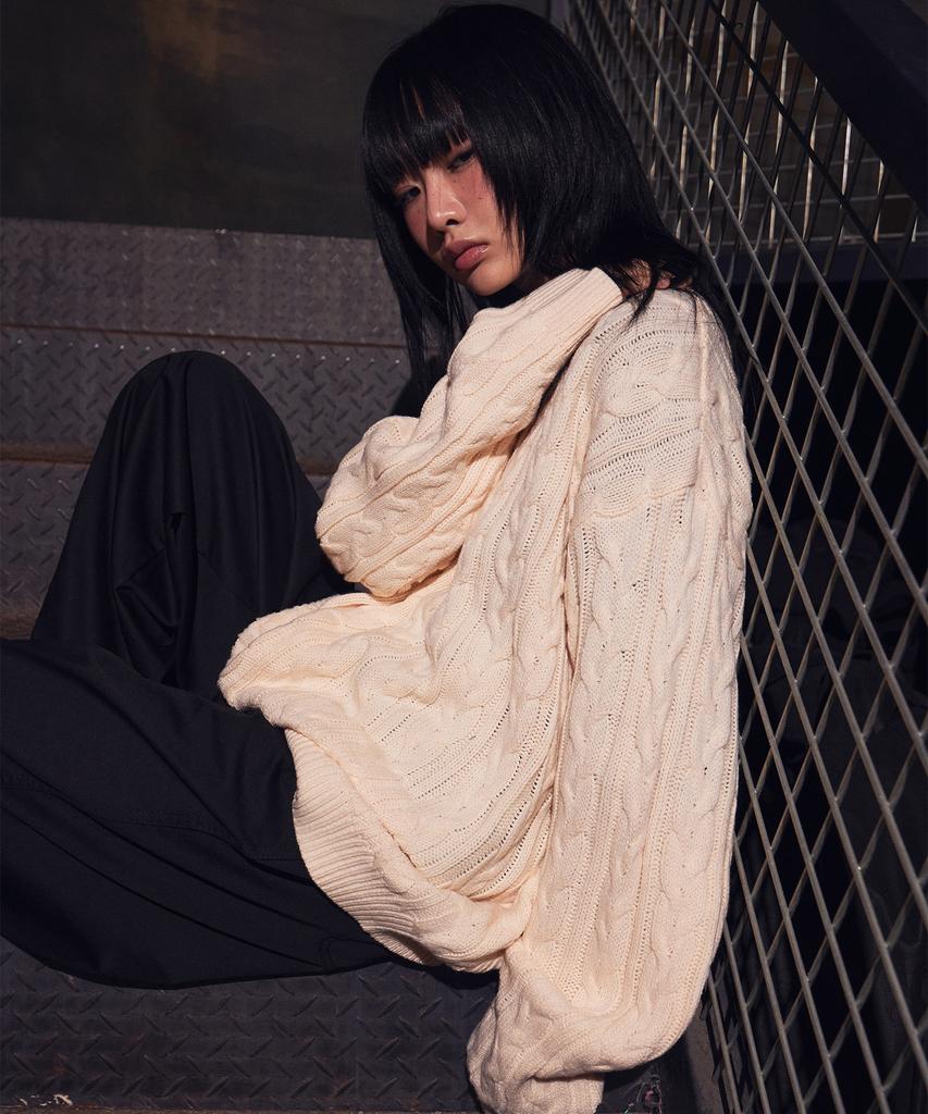 FILLUMINATE Mellow Round Knit - Ivory
