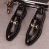 Fashion New Fashion Designer Men's Pointed Black Metal Buckle Oxford Flats Casual Shoes Wedding Dress Prom Party Zapatos Hombre