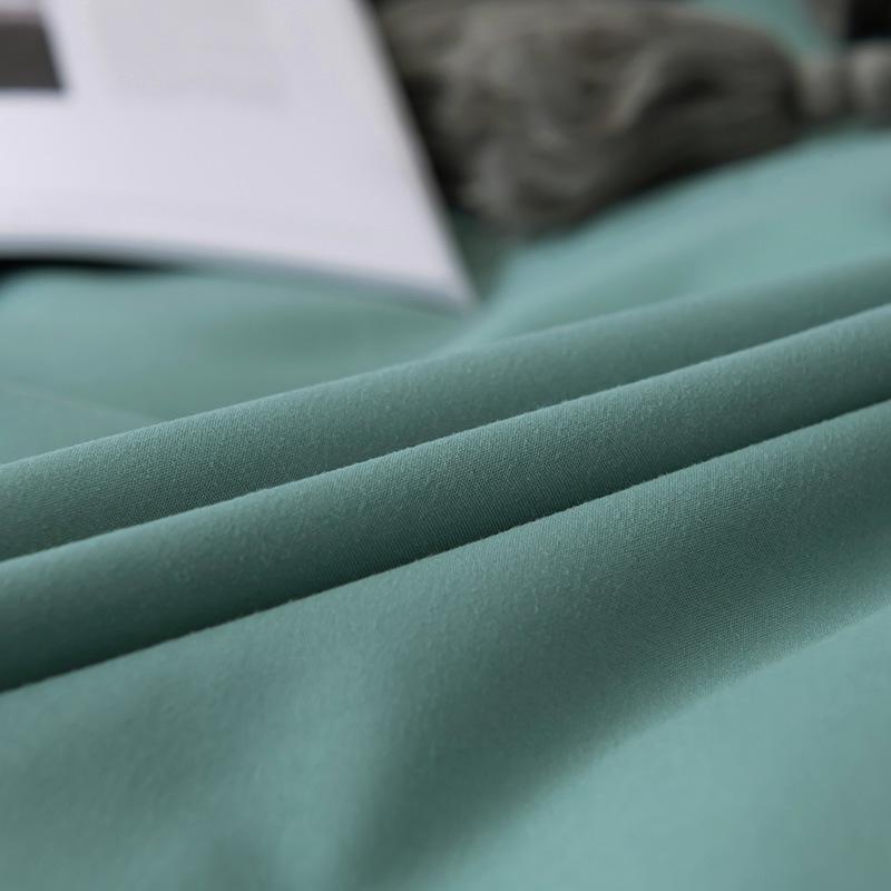 Japanese-Style Solid Color Skin-Friendly Dormitory Bedding Set: Sheet, Quilt Cover, and Pillowcase
