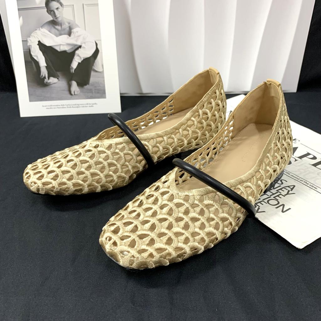 Spot second hair! Inner heightening women's shoes summer French hollow mesh beautiful small single shoes small black thick heel