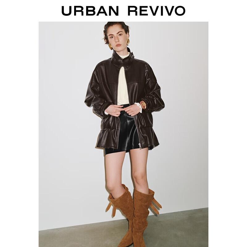 

Женская куртка из ПУ цвета янтарного сияния с воротником-стойкой от UR M