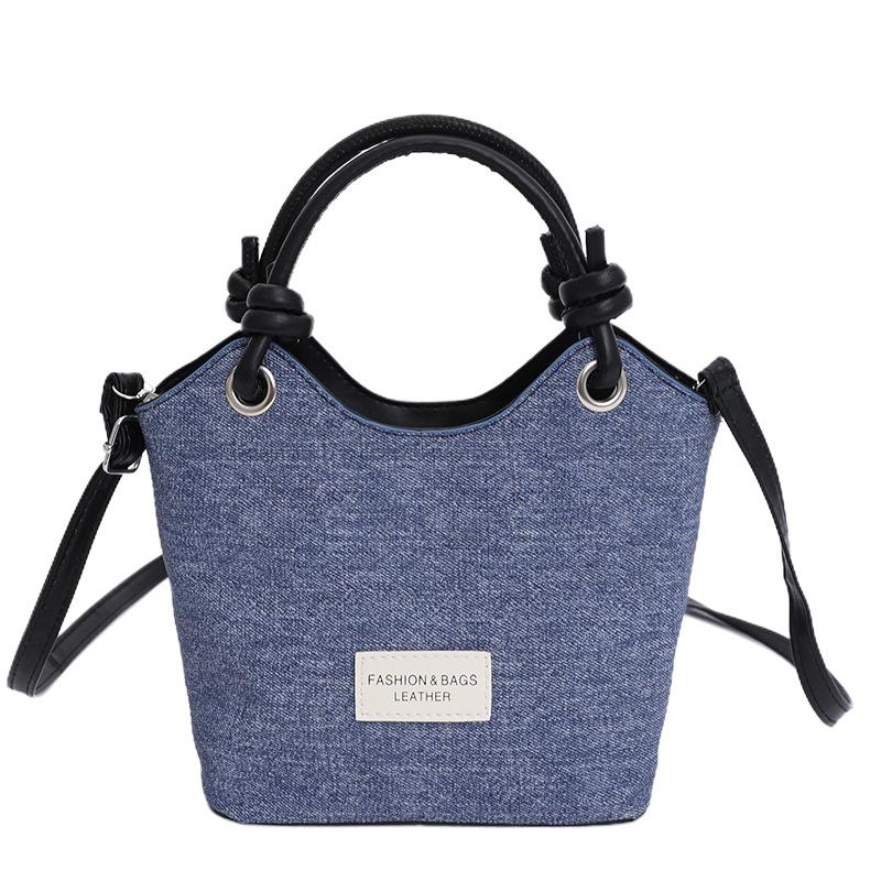 

High-value commuter underarm bag, retro denim bag, women s niche autumn new models, popular shoulder bags today