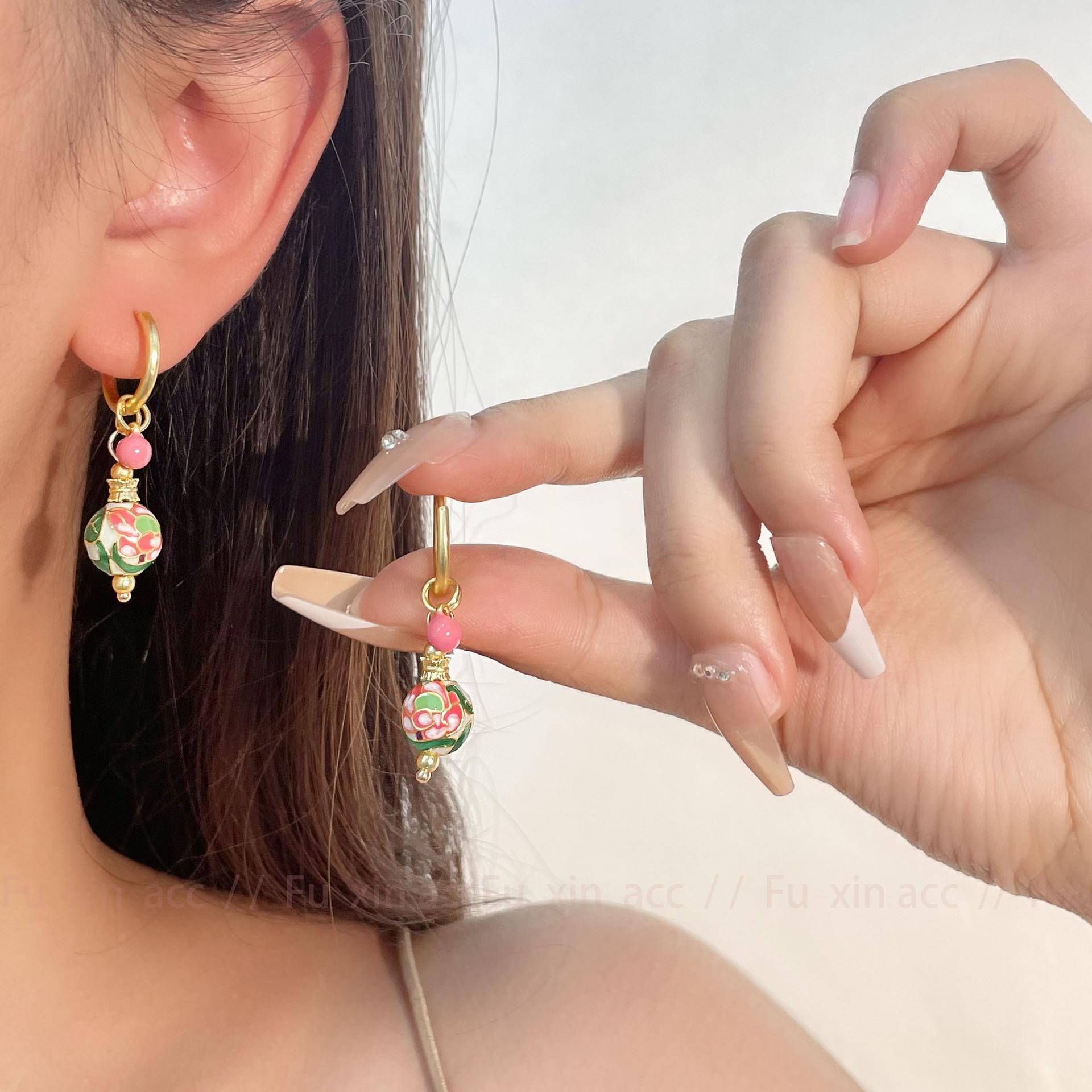 

Colorful oil dripping lotus earrings for women, retro light luxury niche design, high-end fashion, personalized jewelry gift