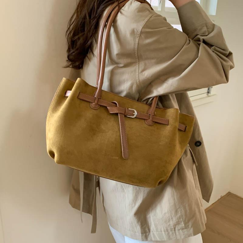 Retro bag women's large capacity 2025 new autumn and winter versatile suede shoulder bag college student class tote bag