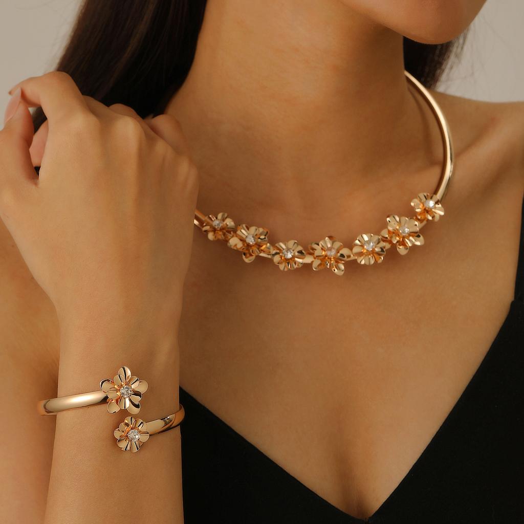 European and American Simple and Fashionable Personality Niche High Sense Cold Wind Collar Earrings Versatile Two-piece Suit Accessories Women