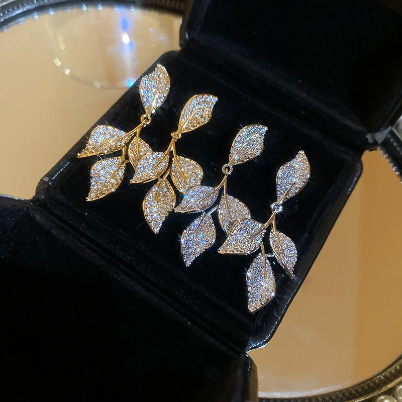 Zircon Leaf Tassel Earrings for Women High-end French Retro Fashion Drop Earring Temperament Versatile Luxury Designer Zircon
