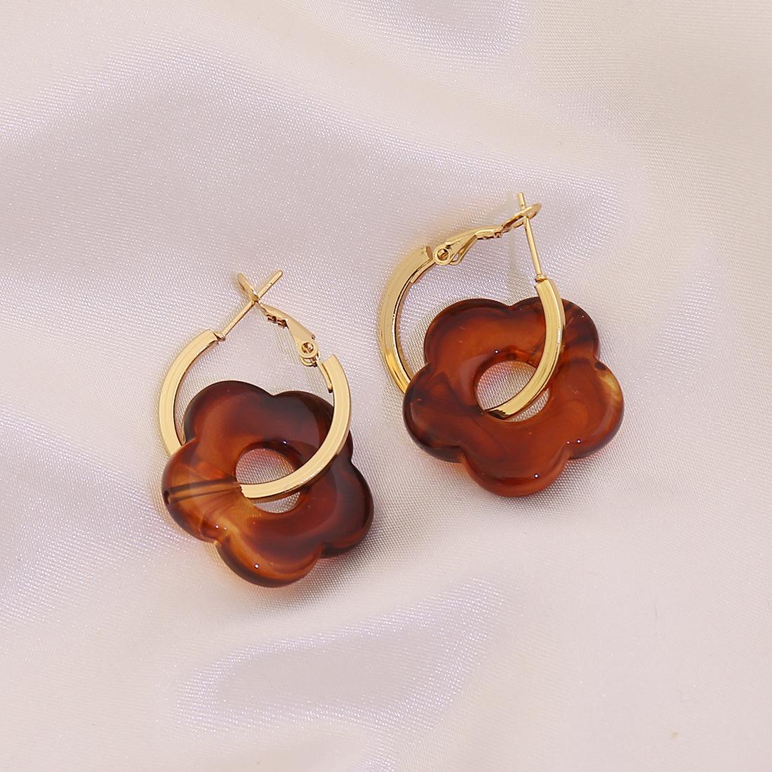 New Fashionable Resin Flower Earrings, Elegant Stainless Steel Hoop Jewelry, Exclusive Supply кофейный