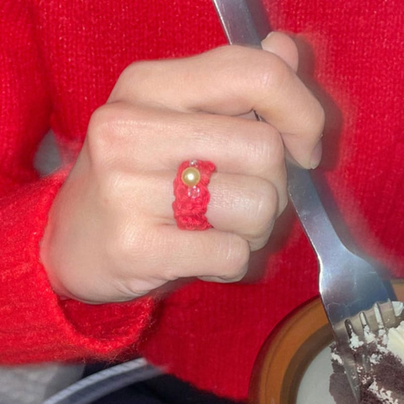 MERRYMOTIVE Gem with Knitted Ring (Red)