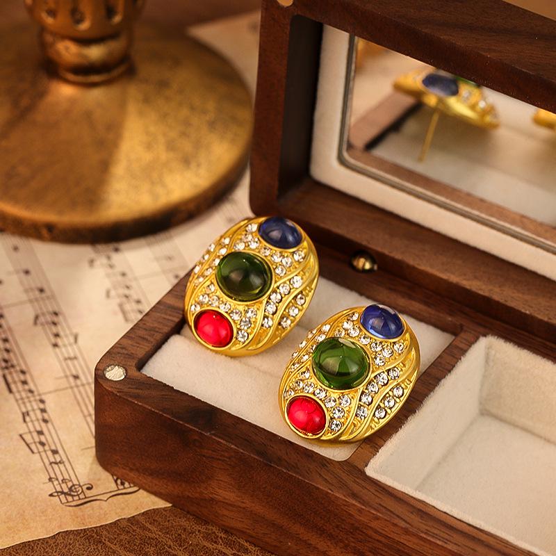 Vintage Retro Court-Style Two-Tone Oval Stud Earrings for Women
