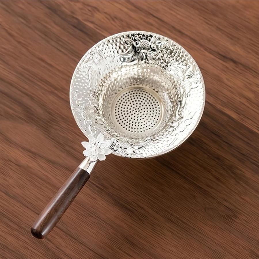 

Stainless Steel Tea Strainer with Wooden Handle for Lotus Koi Design, Fine Mesh for Loose Leaf Tea, Cocktails, and Coffee Drinks срібний