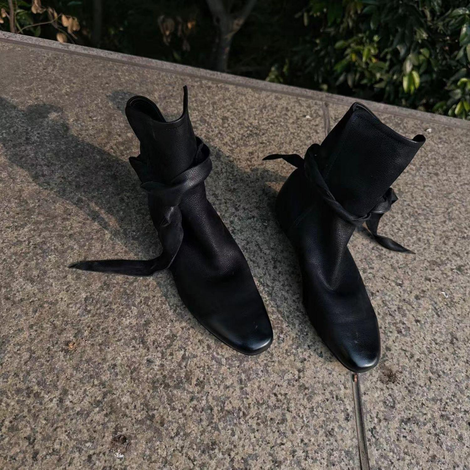 

Genuine leather short boots with retro and niche design bow tie wrapped strap and lace up short boots 35