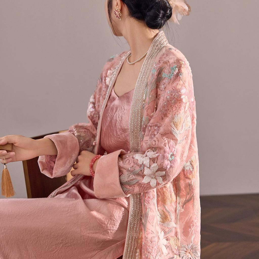 Guofeng New Chinese Mesh Beads Embroidered Velvet Crew Neck Cardigan Women's Early Autumn New Light Luxury Jacket N