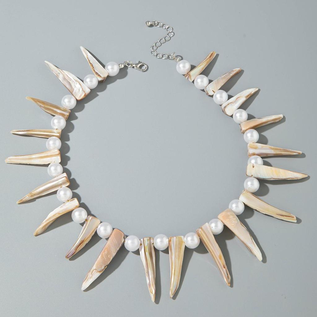 Cross Border Fashion Creativity Between Europe and America, Acrylic Ivory Imitation Pearl Necklace, Women's Jewelry, Niche Exquisite Necklace