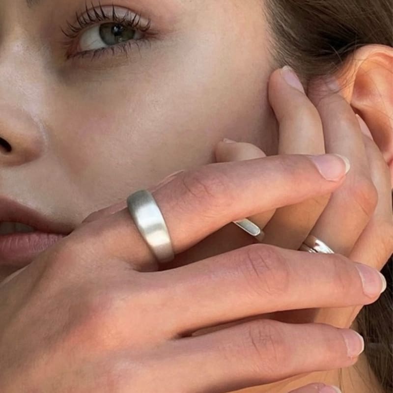 

THE ACHROMATIC BOLD FLAT SILVER RING [MATTE] 15