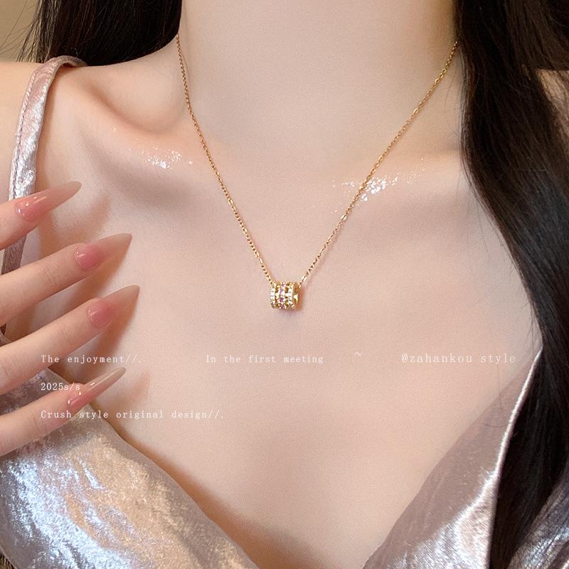

Micro-inlaid zircon small waist titanium steel necklace women s light luxury collarbone chain neck chain design accessories