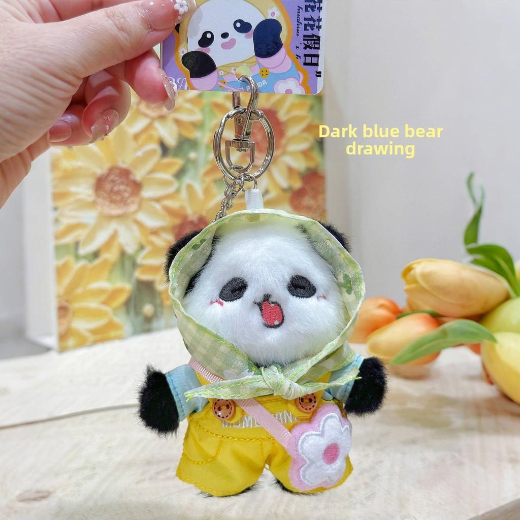 Sleutelhanger met panda-hoofddoek en pluche design, modieus voor kinderen en verzamelaars.