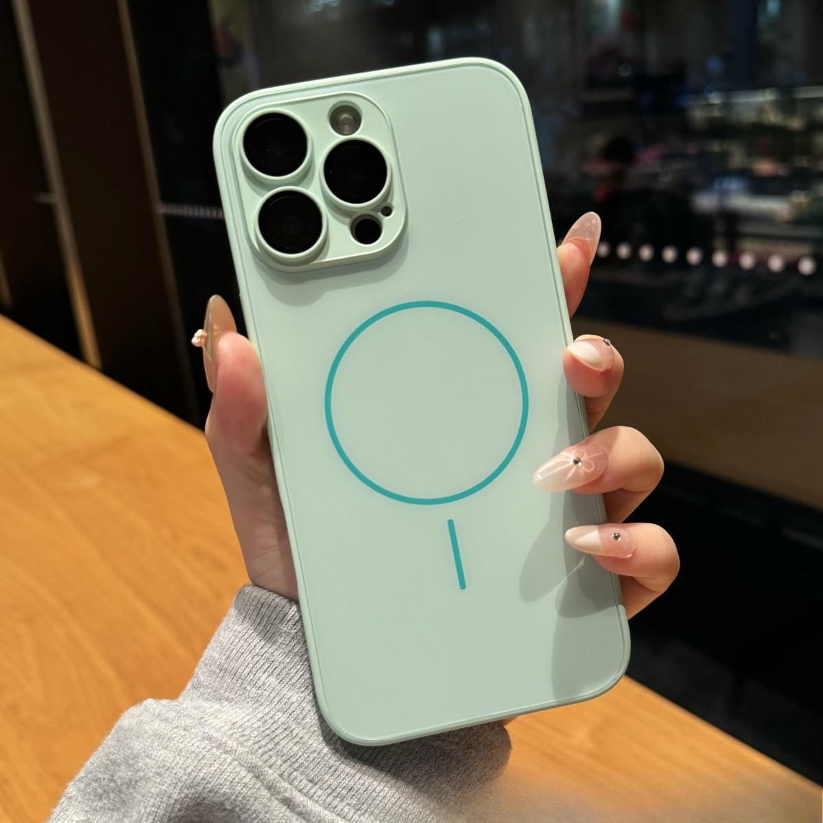 

Чехол для телефона iPhone 16 имеет дофаминовый цвет, сильное магнитное ощущение кожи, корпус из AG-стекла и совместим с оригинальным iPhone 15. iPhone 11