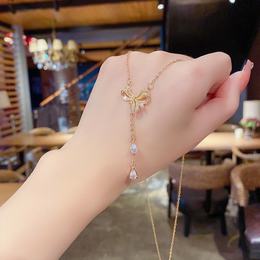Niche design sense does not fade clavicle chain new fashion simple neck chain Japanese and Korean all-match light luxury titanium steel necklace women