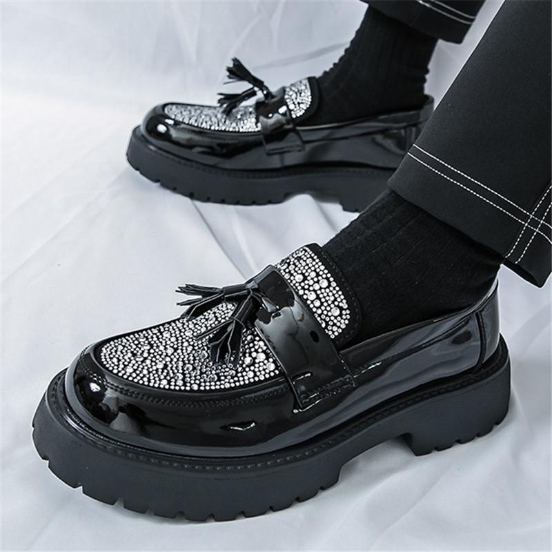 

Модные Новые Мужские Очаровательные Туфли Лоферы из Черной Лакированной Кожи с Острым Носком и Стразами, Дизайнерские, Повседневные, Для Формального Свадебного Платья, Обувь для Вечеринки в честь Возвращения Домой 38