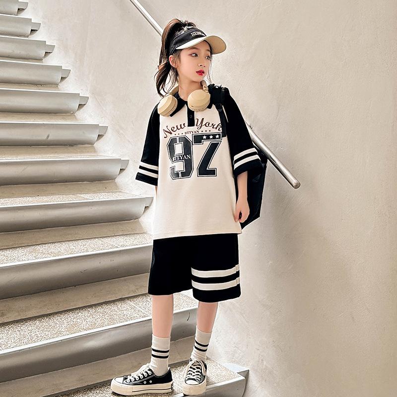 Girls' 2025 Summer Fashion Sportswear Two-Piece Set - Trendy Short-Sleeved Outfit for Big Kids