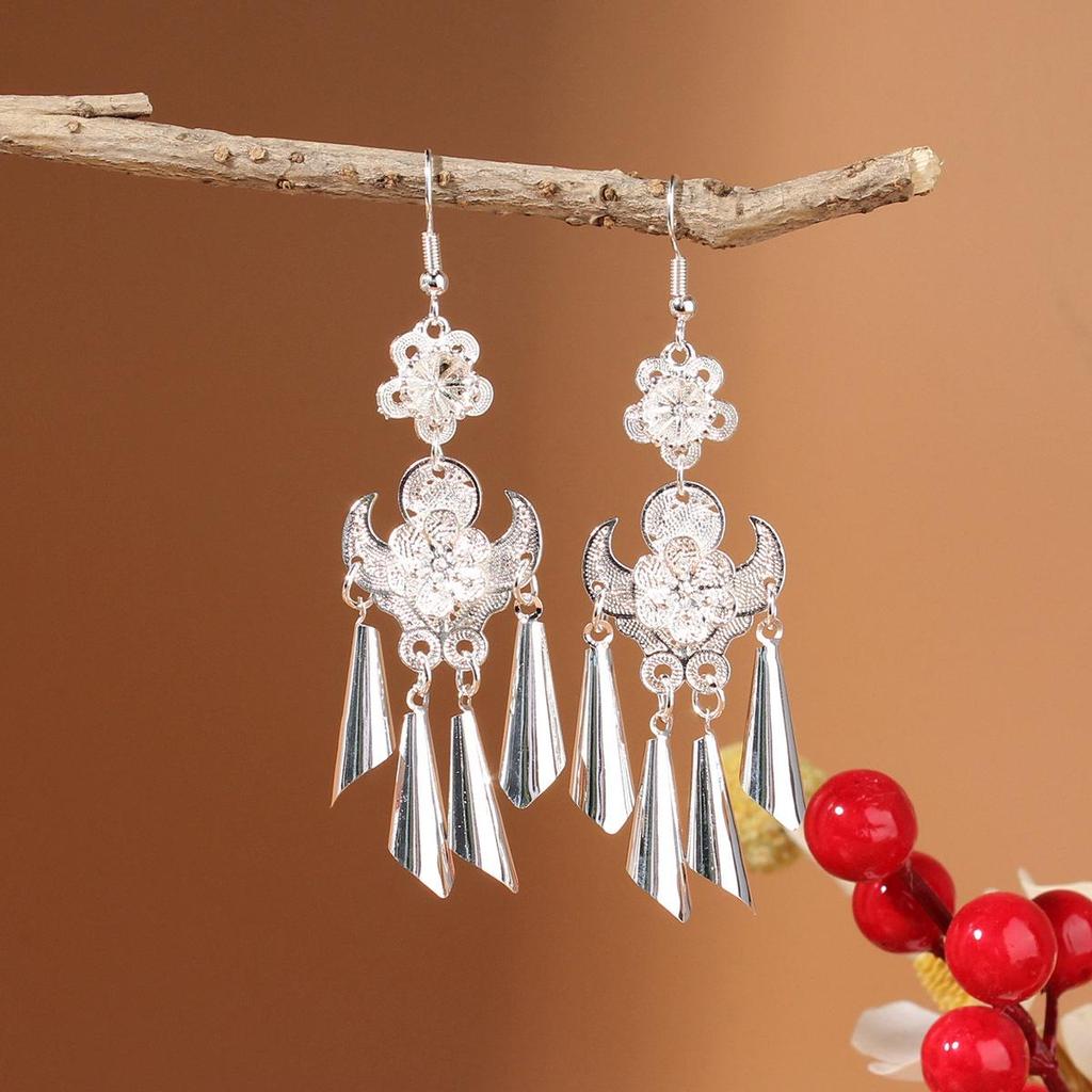 Retro Miao Silver Tassel Earrings: Ethnic Yunnan Long Dangle Women's Jewelry