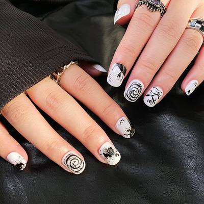 24Pcs/Set Quick Nails Black And White Graffiti False Nials Sticker Wearable Waterproof Manicure Finished Nails
