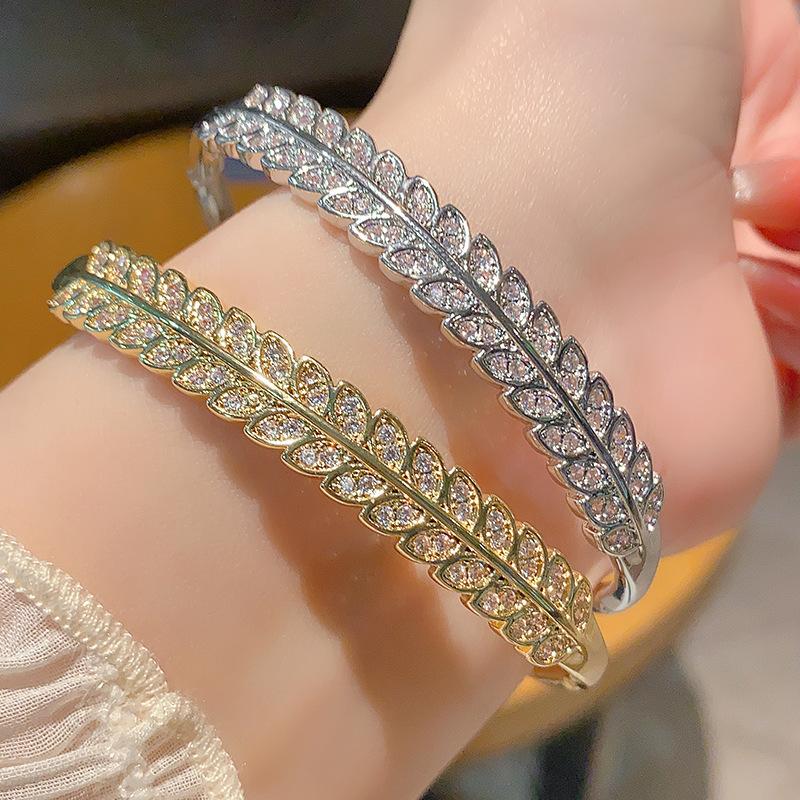 Real Zirconia Bracelet Luxurious Full Set with Charm Willow Leaf Bracelet Exquisite Creative Bracelet