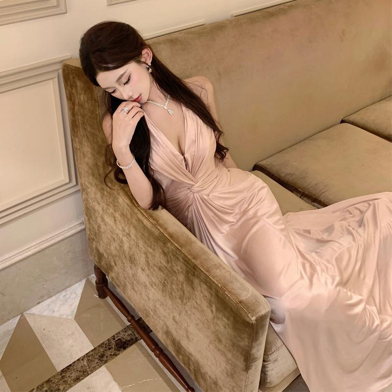 Party Dress Dress High-end Light Luxury Celebrity Birthday Dress Sexy Backless Deep Neck Dress Women