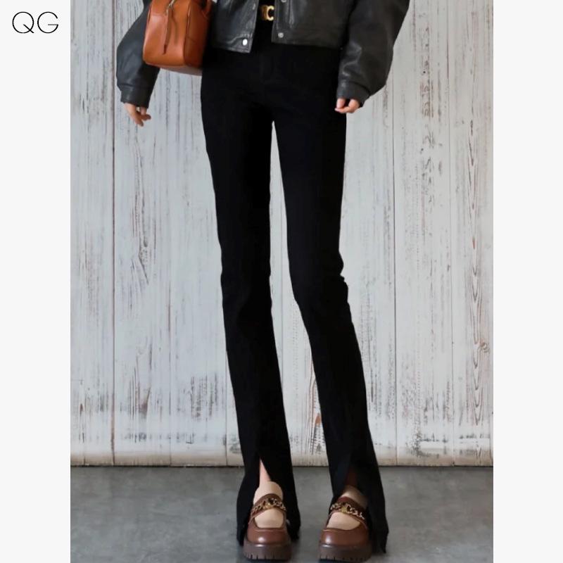 Limited-Time Clearance: High-Quality Brand Ladies' Jeans with Broken Sizes, No Returns or Exchanges.