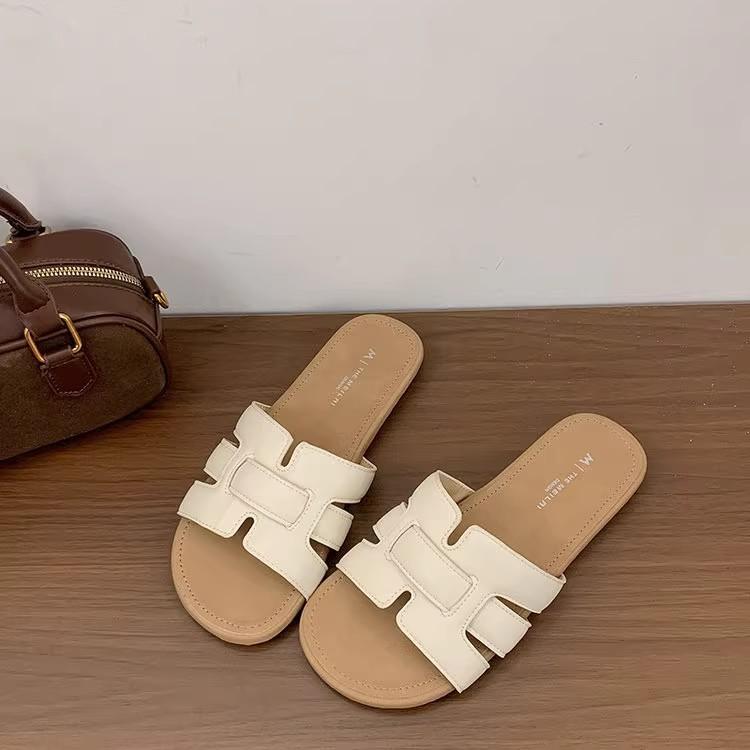 Flat Bottom Versatile One-word Drag Women's New Summer Weaving Fashion Outer Wear Beach Cool Slippers