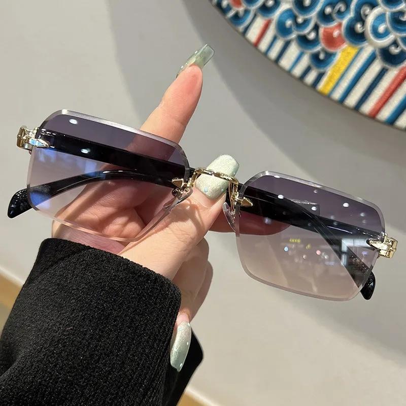 Frameless Square Fashion Glasses for Men and Women Lightweight and Durable Design Suitable for Both Casual and Formal Occasions