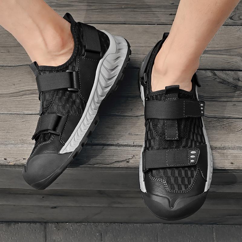 

Sandals summer breathable mesh outdoor non-slip mountaineering travel shoes casual versatile Velcro men s shoes light and comfortable 46 чорний