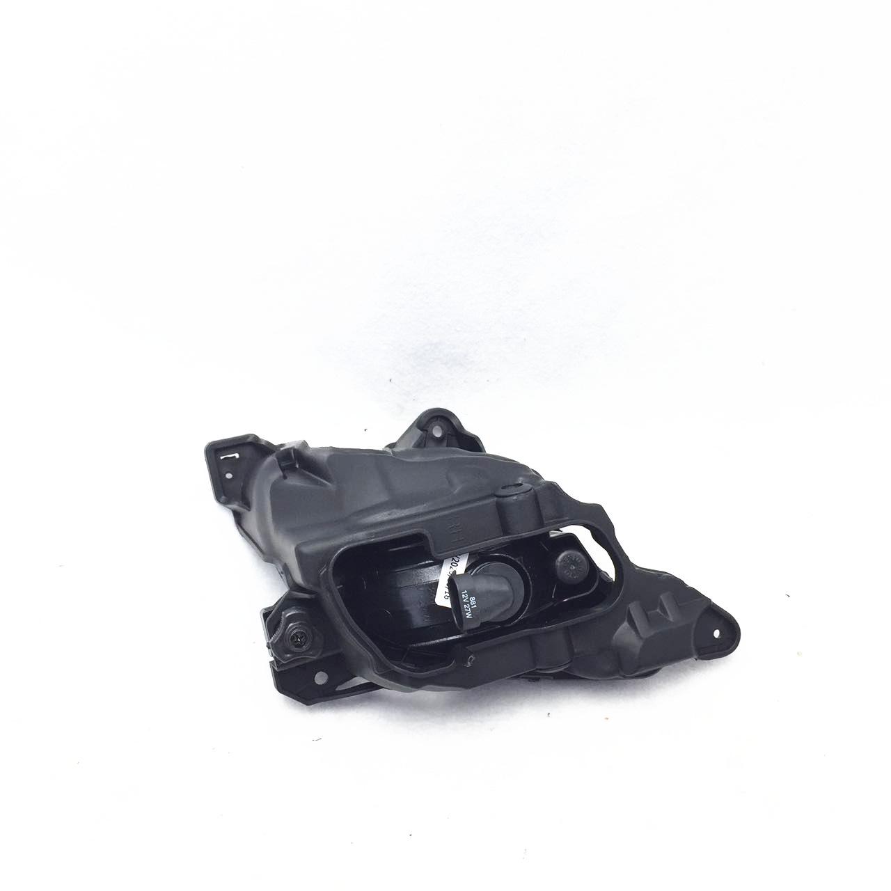 

Compatible Front Fog Lights for Hyundai Reina (2008-2013 Models) and Old Model Reina Front Bumper Light Assembly Premium, Passenger Side (Right)