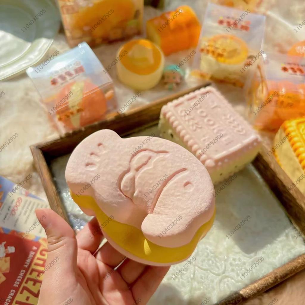 Mousse Kuchen Squishy Spielzeug Langsam Aufgehend Brauner Zucker Mousse Quadratischer Kuchen Langsames Zurückfedern Quetschspielzeug Anti-Stress-Entlastung Handentspannung Geschenk