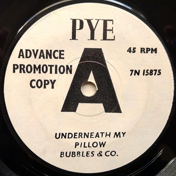 

7-дюймовая пластинка BUBBLES CO. Под моей подушкой 7N15875PROMO Pye Records 1965 UK Rock Б/у