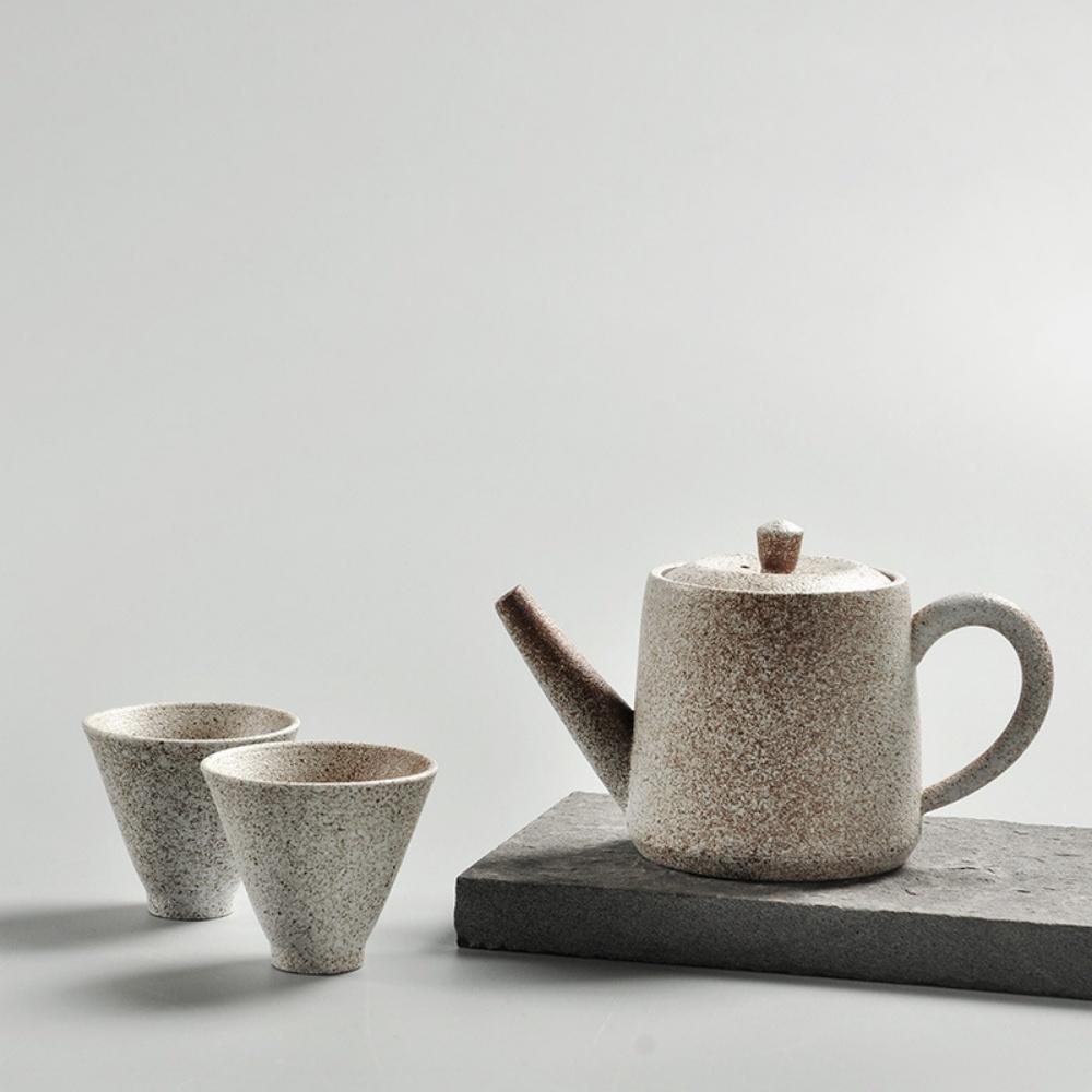 

Ceramic Teapot 2 Tea Cups Set Japanese Style Teaware Tea Kettle Pot Three-piece Set світло-сірого кольору