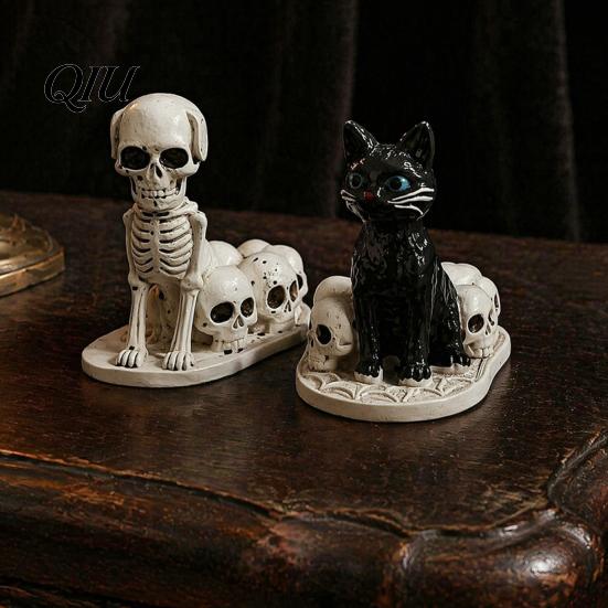 Realistic Carving Skeleton Animal Halloween Dog/Cat Skull Figurine, Resin Gothic Statue Unique Fireplace Accents for Desk Fireplace, Spooky