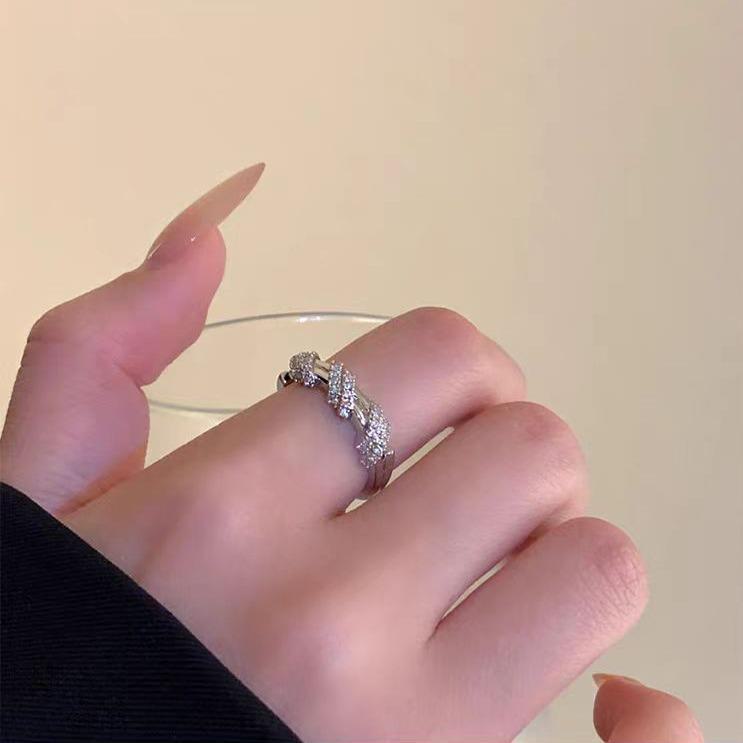 Zircon Striped Open Ring - Fashionable Statement Piece for a Chic, Versatile Look