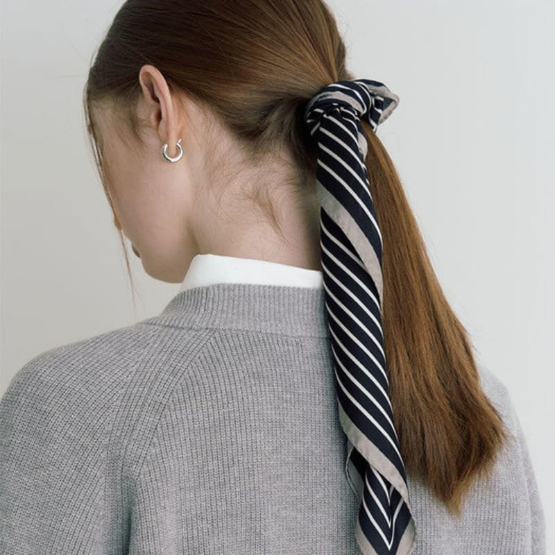 

ADAUL Diamond square adaul logo scarf - 2color black