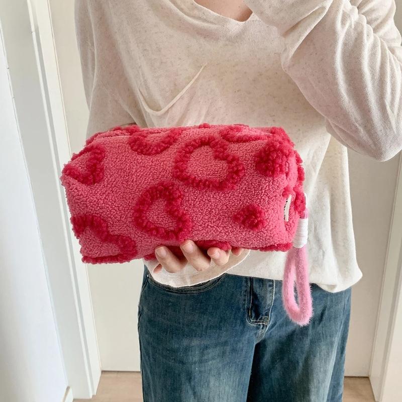 Large Capacity Plush Makeup Bags Toiletry Bag Travel Cosmetic Storage Bag Portable Love Print Organizer Pencil Case Cute Clutch Pouch