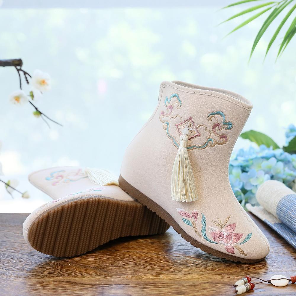 Winter Woman Embroidered Shoes Chinese Style Platform Shoe Hanfu Zapatos Women's Casual Vintage White Ankle Boots