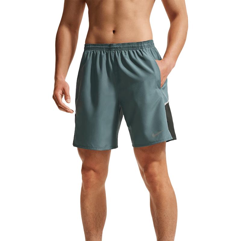 Nike Men s Outdoor Lightweight Knit Shorts L