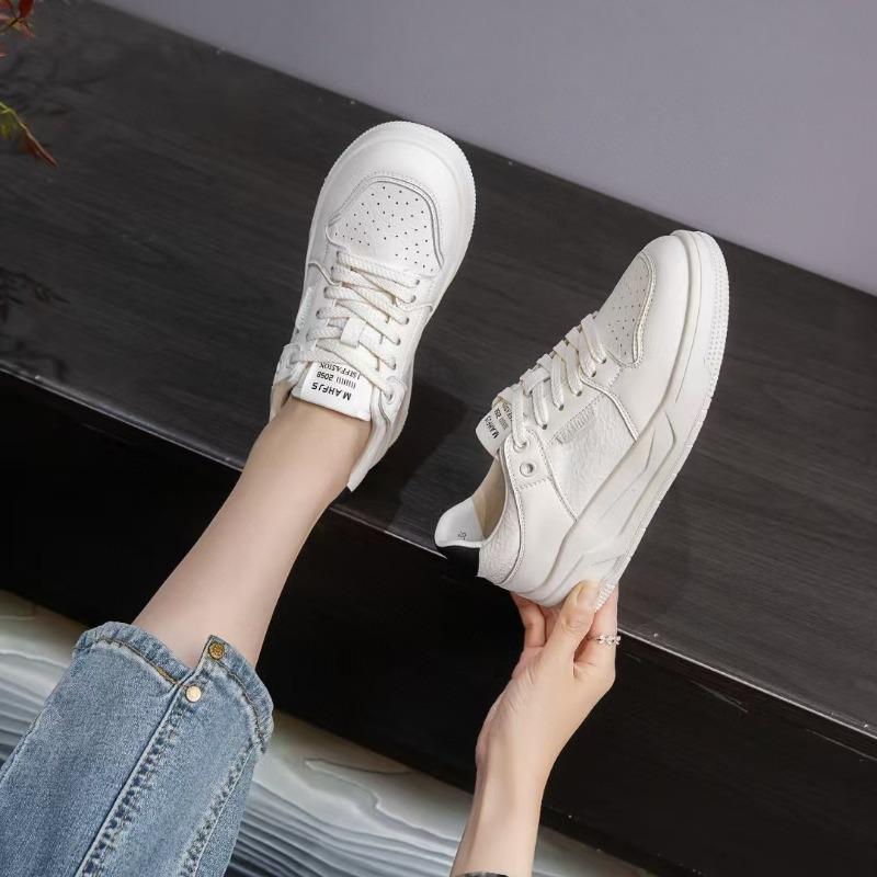 New Versatile, Lightweight, Soft-soled Casual Shoes and Thick-soled Sports Board Shoes for Women