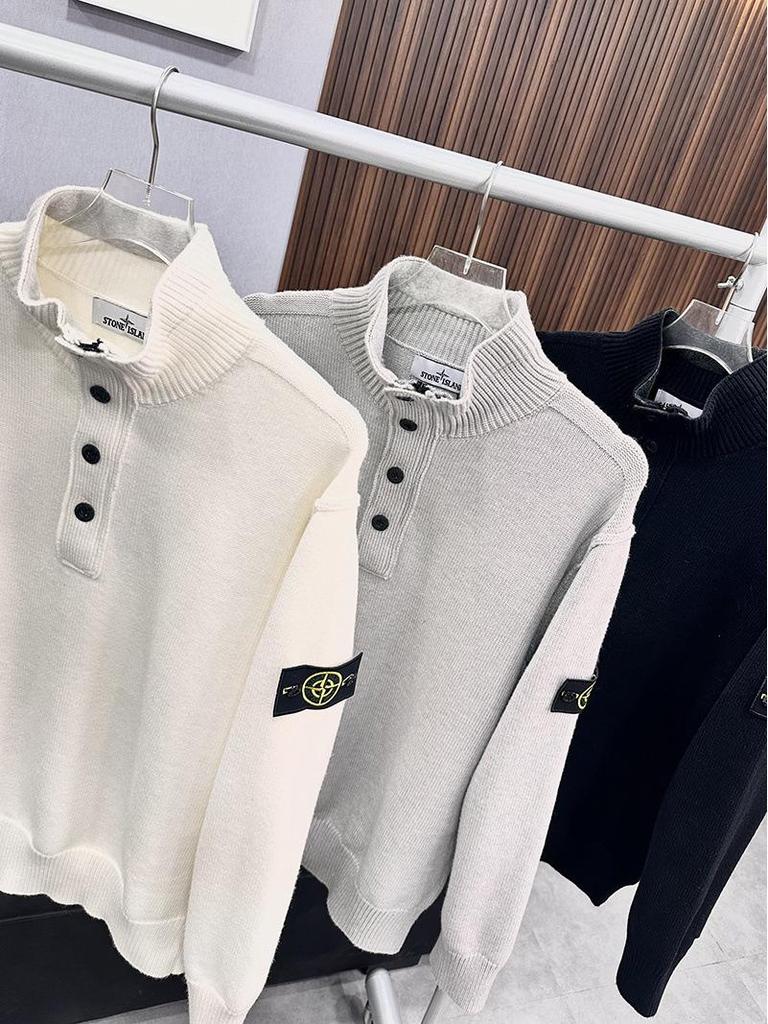 Stone Island Nowy Jesienno-Zimowy Wełniany Sweter Pulower z Półzamkiem i Wysokim Dekoltem